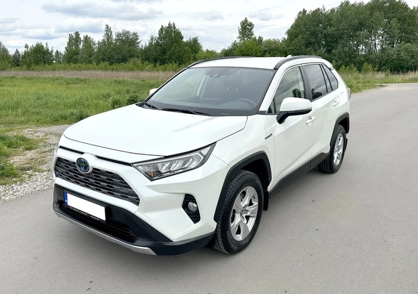Toyota RAV4 cena 159999 przebieg: 6800, rok produkcji 2020 z Tomaszów Lubelski małe 154